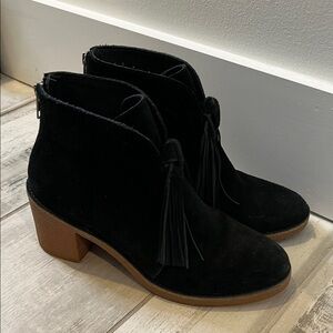 UGG SIZE 9 Black Suede Women's Ankle Boots